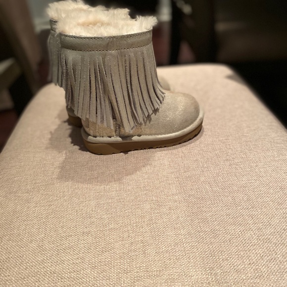 Uggs - Picture 2 of 3